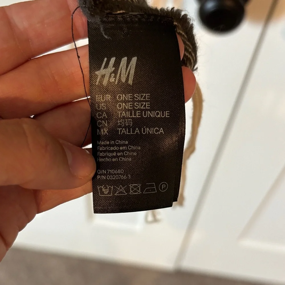 H&M elegant throw